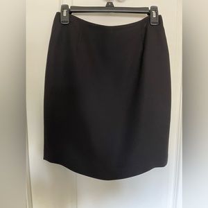 Ann Taylor Loft Women’s short 18” Pencil Skirt Black Size 4